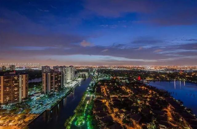 3802 Ne 207th Street #2802, Aventura