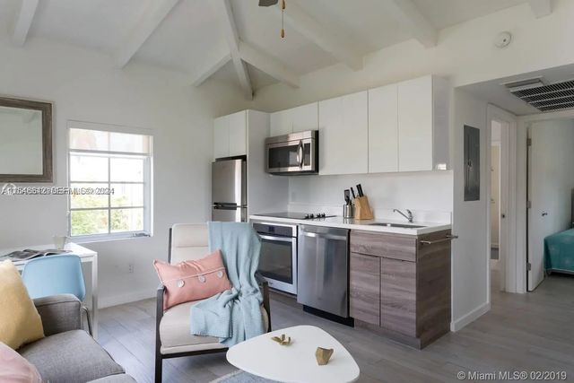 3 of 19 - 1450 Meridian Avenue #201, Miami Beach, FL
