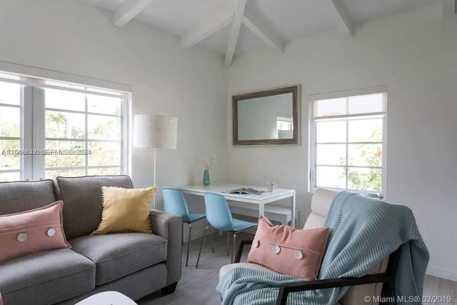 4 of 19 - 1450 Meridian Avenue #201, Miami Beach, FL