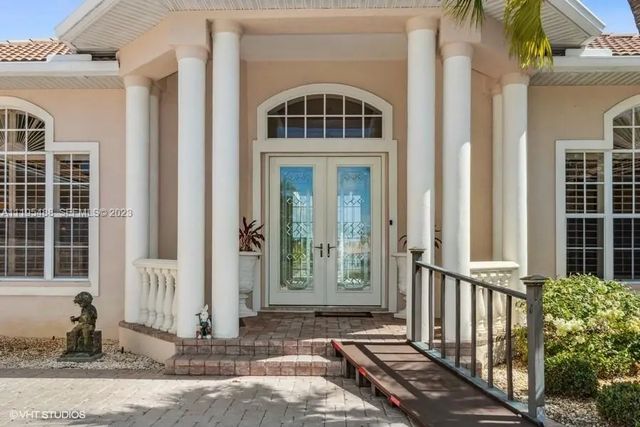 4 of 39 - 1524 Columbian Drive, Punta Gorda, FL