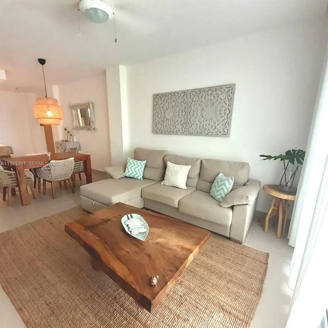 3 El Beach Garden #e1, 