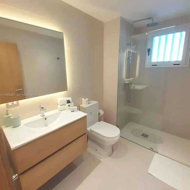 2 of 28 - 3 El Beach Garden #e1, , 