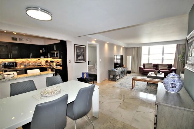 2 of 60 - 5161 Collins Avenue #1610, Miami Beach, FL