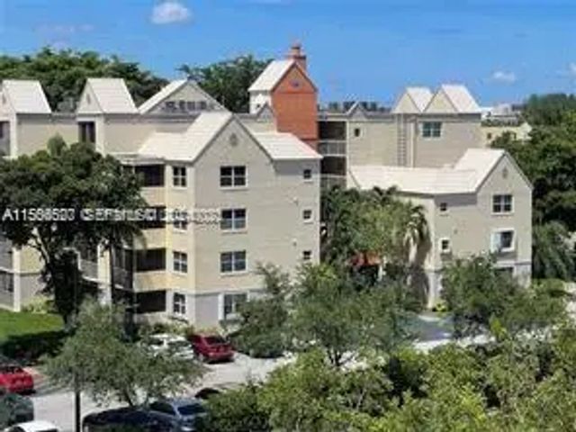 2 of 16 - 8255 Lake Drive #204, Doral, FL