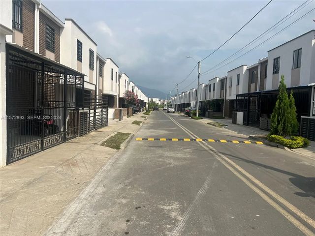 3 of 26 - Calle 3 A # 22-76 S Calle 3 A Manzana 3 #8, , 