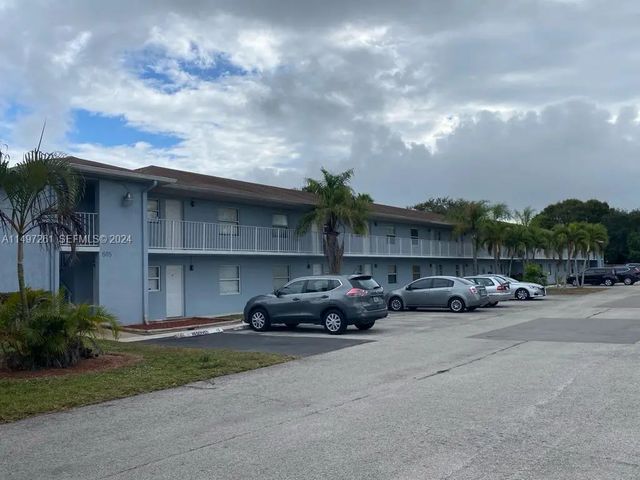 617 Ixoria Avenue #29, Fort Pierce