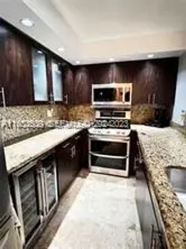 2 of 17 - 800 N Miami Avenue #e-1501, Miami, FL