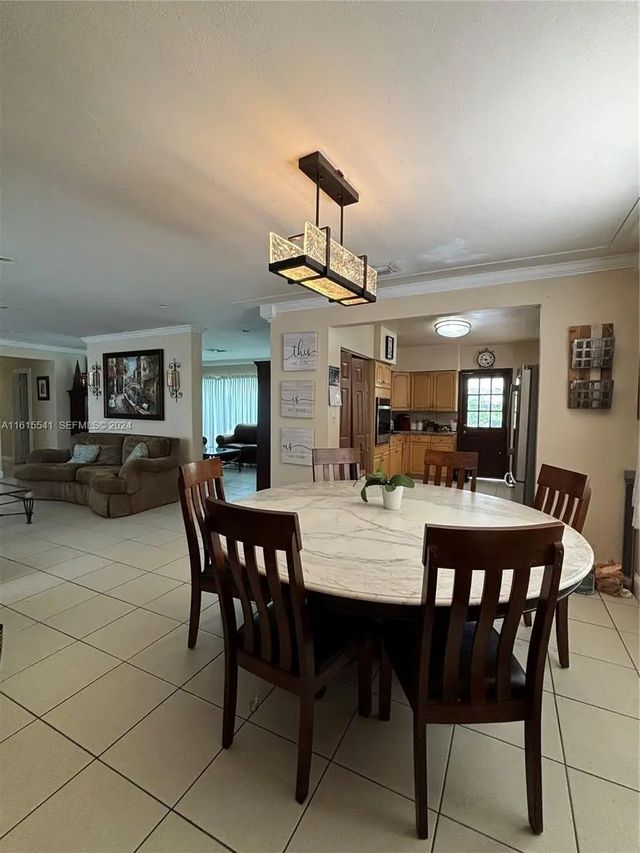 4 of 7 - 6440 Miller Drive, South Miami, FL