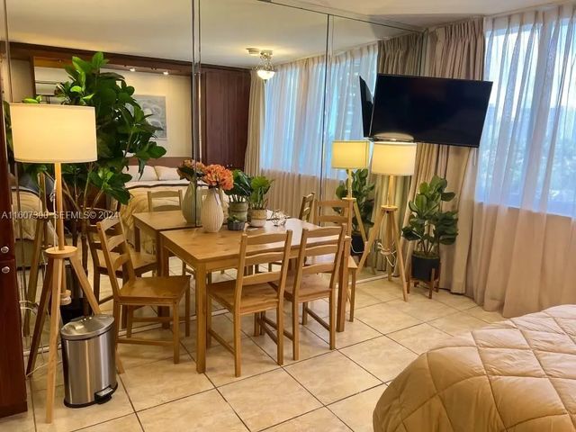 4 of 24 - 19201 Collins Avenue #428, Sunny Isles Beach, FL