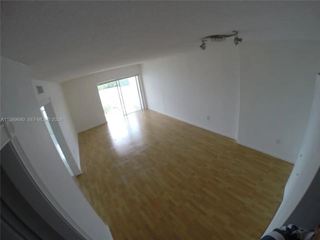 2 of 10 - 400 Kings Point Drive #905, Sunny Isles Beach, FL