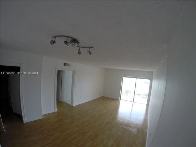 3 of 10 - 400 Kings Point Drive #905, Sunny Isles Beach, FL