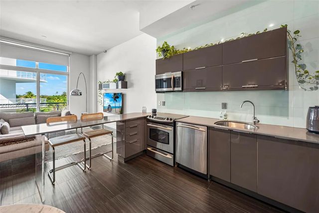 4 of 28 - 2001 Meridian Avenue #517, Miami Beach, FL