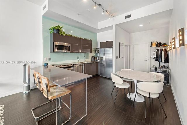 5 of 28 - 2001 Meridian Avenue #517, Miami Beach, FL