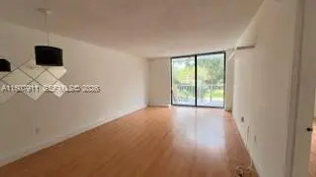 2350 Ne 135th Street #212, North Miami