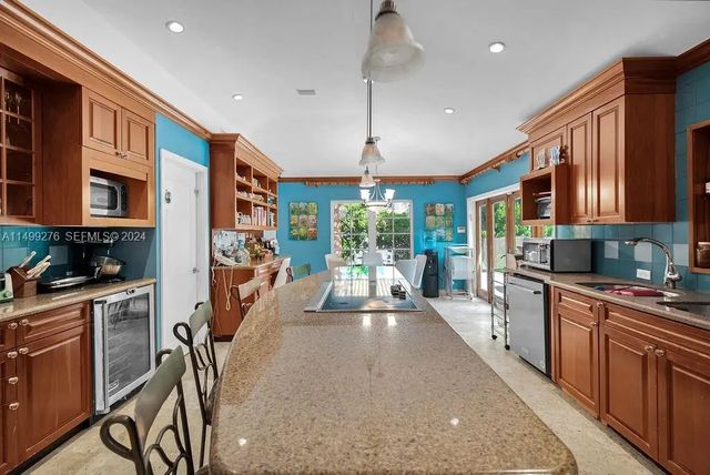 4 of 22 - 61 Camden Court, Bal Harbour, FL