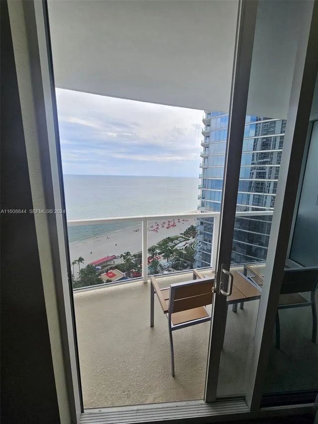 5 of 8 - 18001 Collins Avenue #2610, Sunny Isles Beach, FL