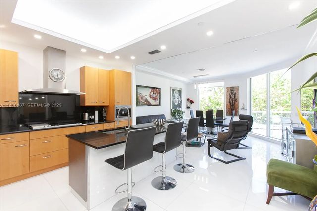 6000 Island Boulevard #104, Aventura