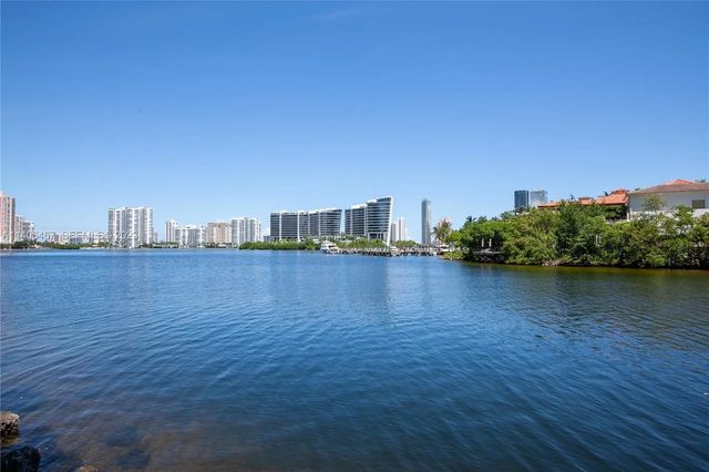 2 of 26 - 6000 Island Boulevard #104, Aventura, FL