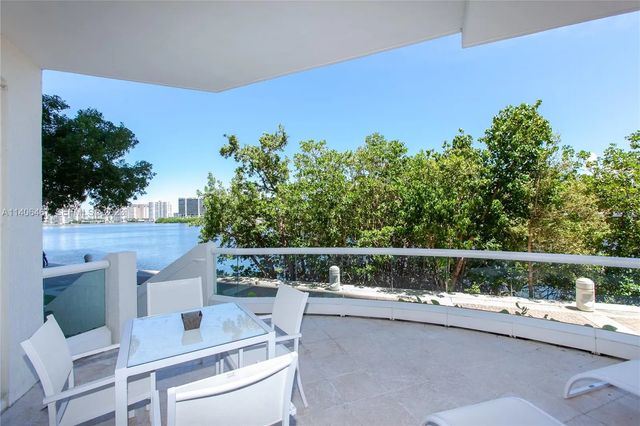 3 of 26 - 6000 Island Boulevard #104, Aventura, FL