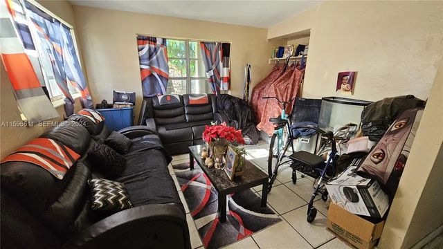 3 of 18 - 155 Nw 30th Terrace, Fort Lauderdale, FL