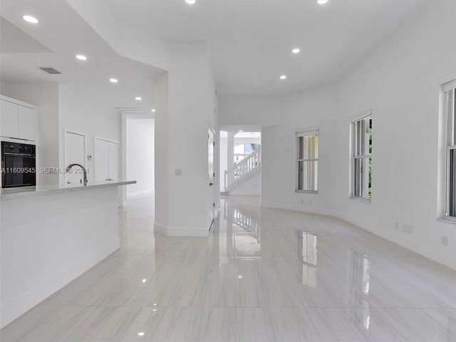 4 of 55 - 21301 Ne 38th Avenue #58, Aventura, FL