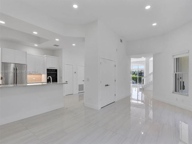 5 of 55 - 21301 Ne 38th Avenue #58, Aventura, FL