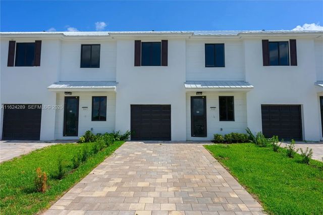 2 of 52 - 848 Sw 1st Street, Florida City, FL