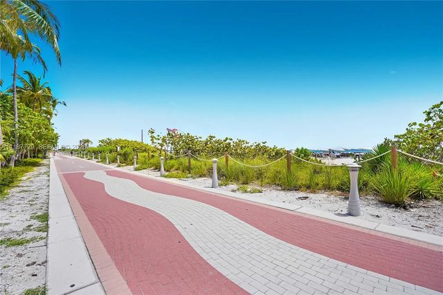 3 of 16 - 4401 Collins Avenue #1117, Miami Beach, FL