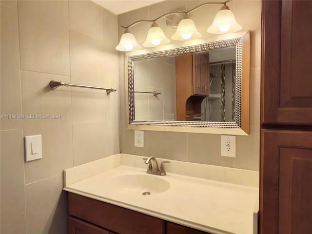5 of 26 - 7083 W Sunrise Boulevard #7083, Plantation, FL
