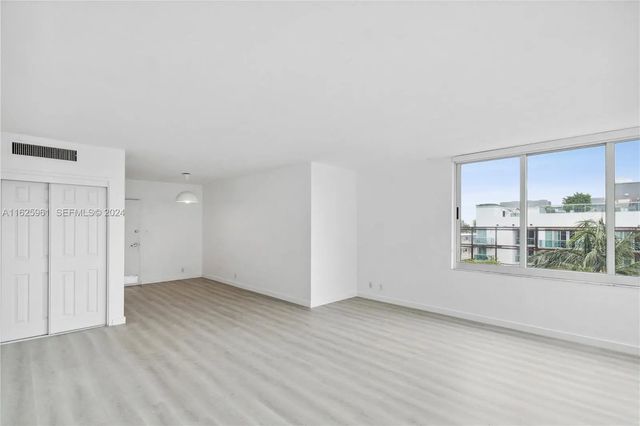 5 of 14 - 1200 West Avenue #515, Miami Beach, FL