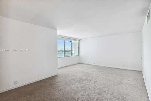 4 of 11 - 1000 West Avenue #821, Miami Beach, FL