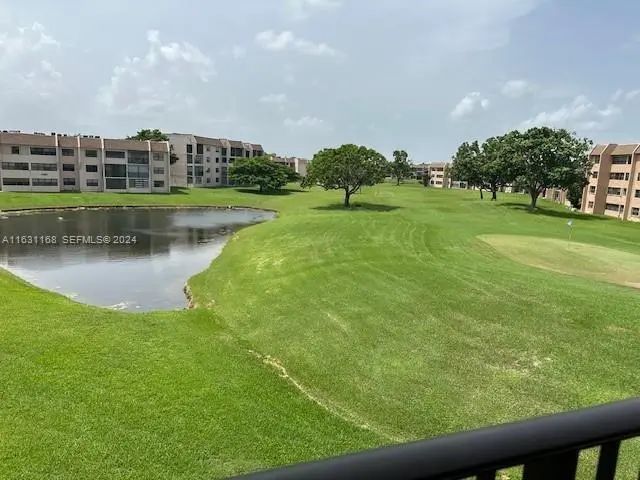 10101 Sunrise Lakes Boulevard #306, Sunrise