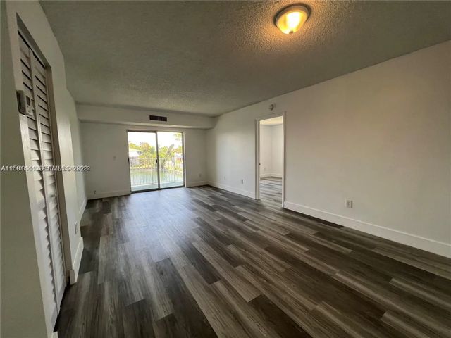 4 of 21 - 8260 Sw 210th Street #220, Cutler Bay, FL