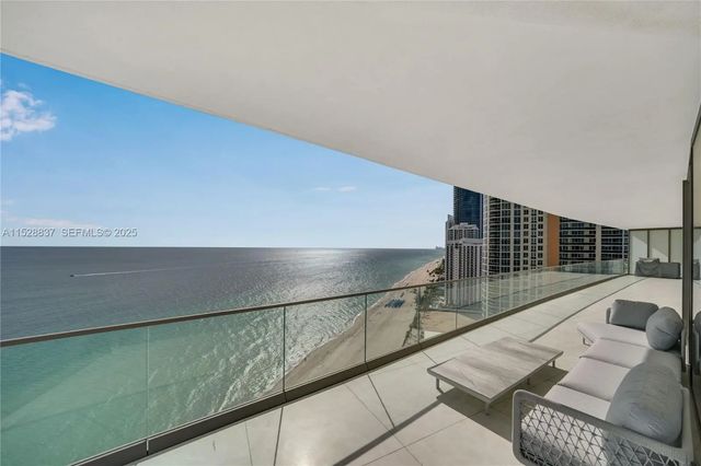3 of 17 - 18975 Collins Avenue #2000, Sunny Isles Beach, FL