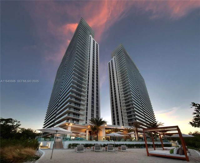 16385 Biscayne Boulevard #ph7, North Miami Beach