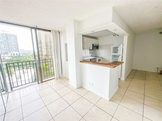 4 of 21 - 17021 N Bay Road #915, Sunny Isles Beach, FL