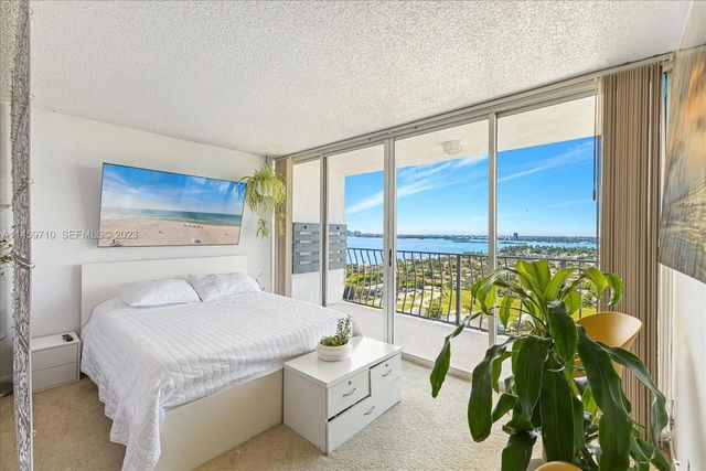 3 of 26 - 7601 E Treasure Drive #2404, North Bay Village, FL