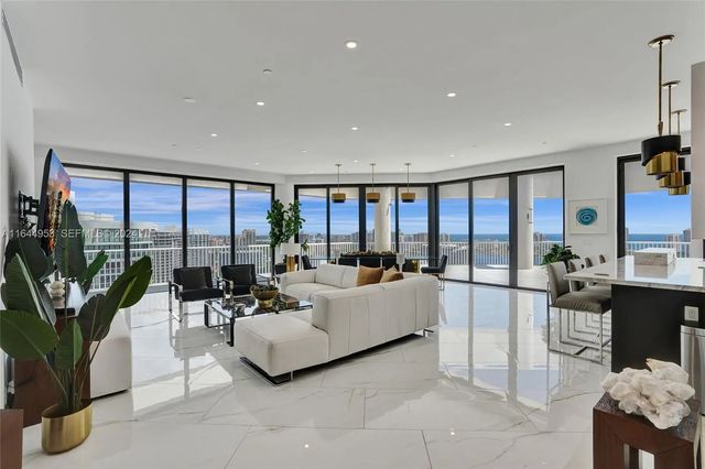 3000 Island Boulevard #ph-4, Aventura
