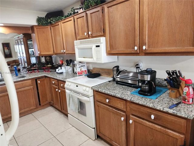 3 of 18 - 393 Sw 35th Street #393, Palm City, FL