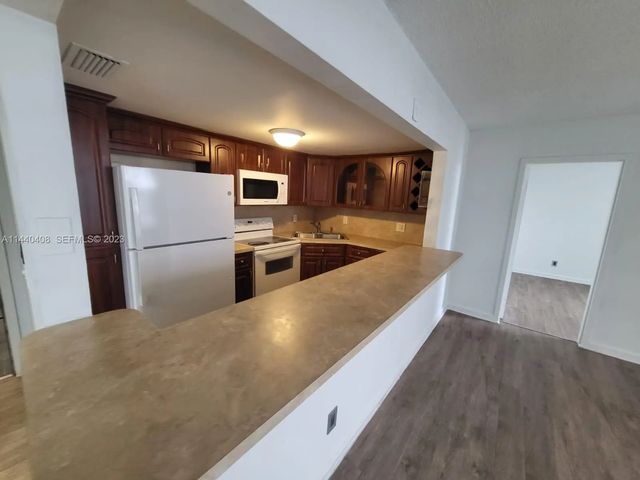5 of 24 - 13499 Biscayne Boulevard #1408, North Miami, FL