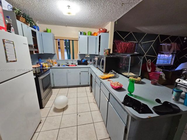 3 of 17 - 725 Nw 19th Terrace, Fort Lauderdale, FL