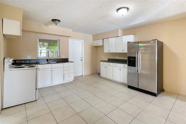 5 of 24 - 1440 Nw 20th Street #unit B, Fort Lauderdale, FL
