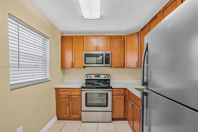 15600 Nw 7th Avenue #306, Miami