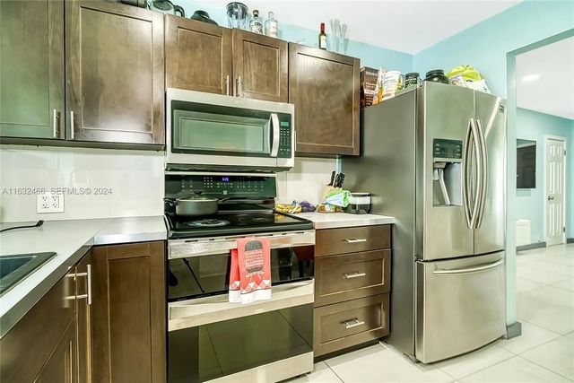 5 of 70 - 216 Sw 6th Street, Hallandale Beach, FL
