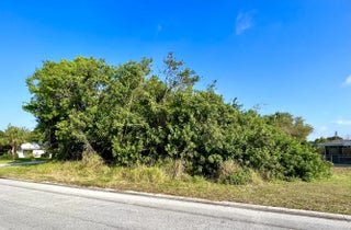 Photo of Listing #R10893597