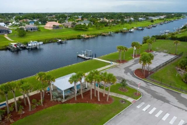 5 of 9 - 1066 Sw Sultan Drive, Port St. Lucie, FL