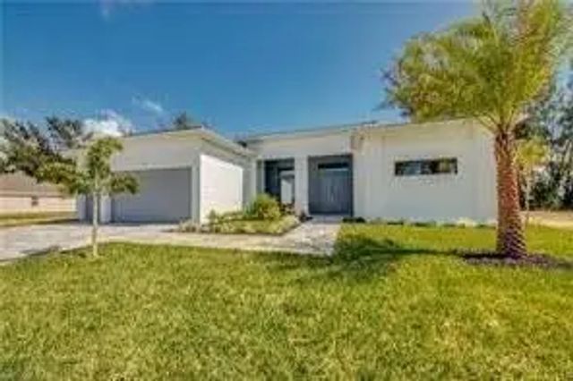 4 of 6 - 618 N Federal Highway, Lake Worth Beach, FL