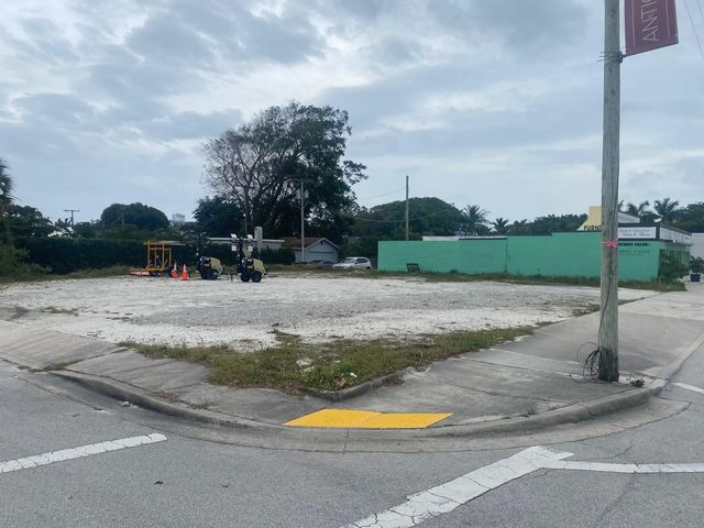 3 of 12 - 3500 S Dixie Highway, West Palm Beach, FL