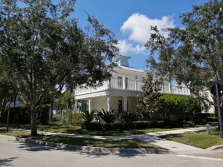 Photo of Listing #R10770895