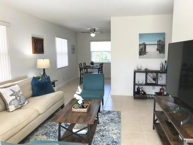 3 of 8 - 685 Glouchester Street #s, Boca Raton, FL